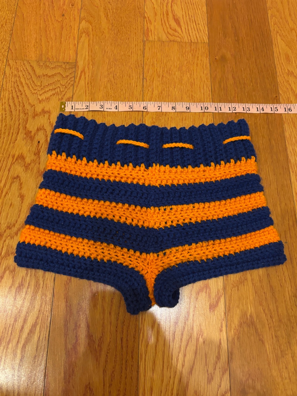 Crochet Low Rise Shorts - Picture 2 of 5